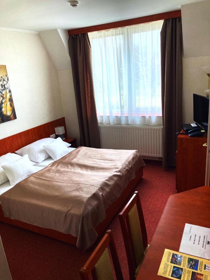 Liza Aqua & Conference Hotel Lajosmizse Ngoại thất bức ảnh
