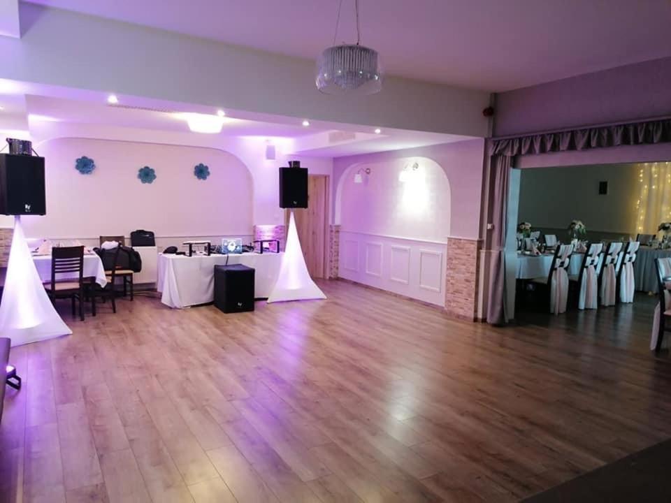 Liza Aqua & Conference Hotel Lajosmizse Ngoại thất bức ảnh